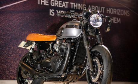 Bonneville T120 black